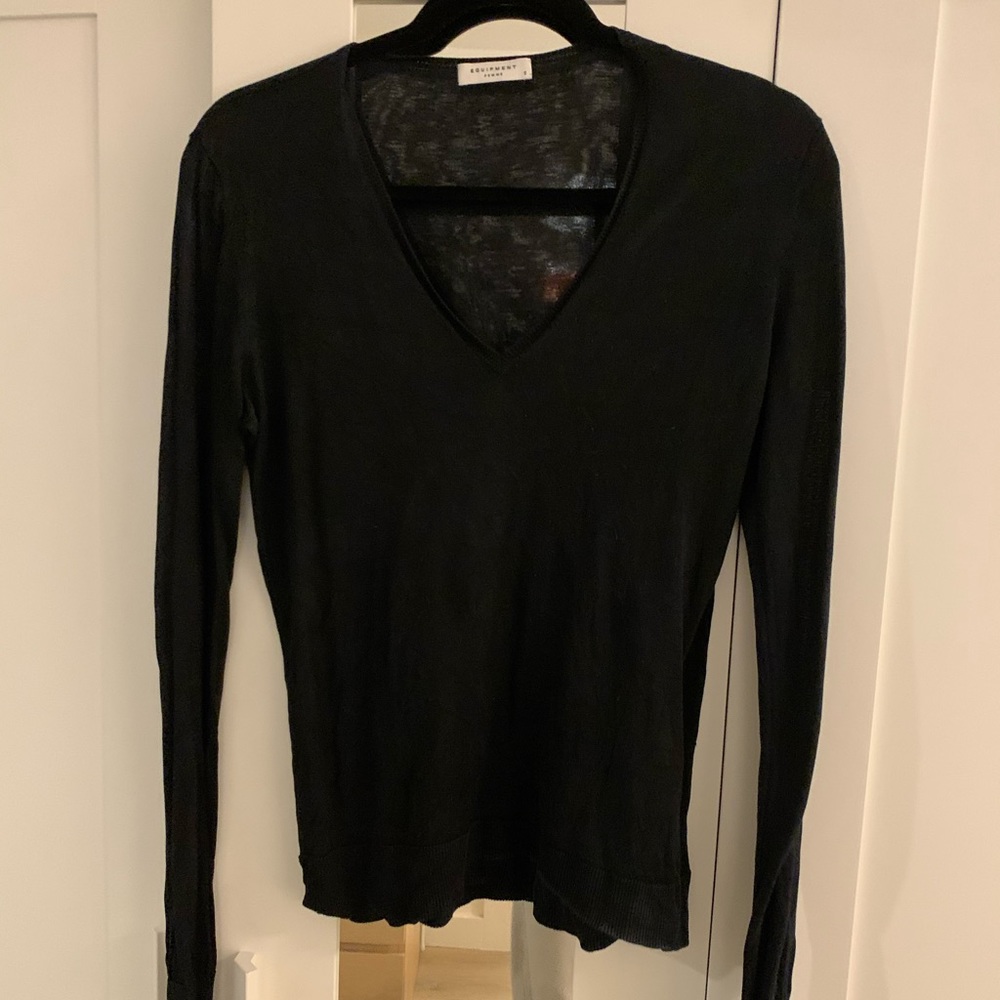 Equipment 100% silk knit v-neck in black
